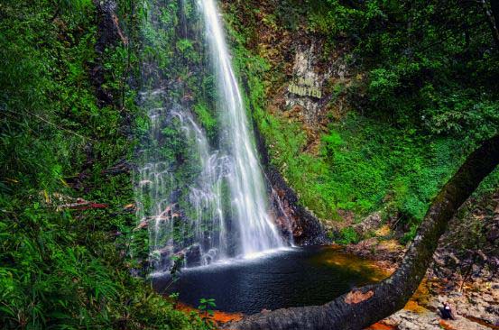 Golden-stream-love-waterfall-Sapa-Vietnam-2